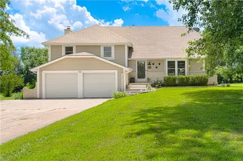 6901 W 202nd Ter, Overland Park, KS 66013