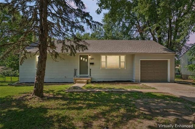 1211 NE 67th Pl, Gladstone, MO 64118