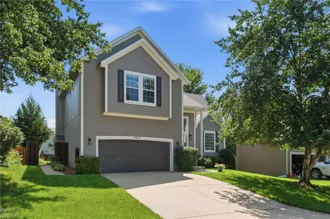 4813 Noble St, Shawnee, KS 66226
