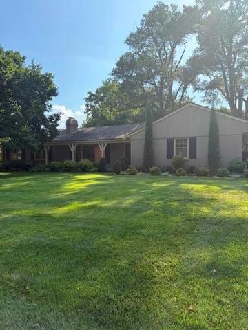 9340 Canterbury St, Leawood, KS 66206