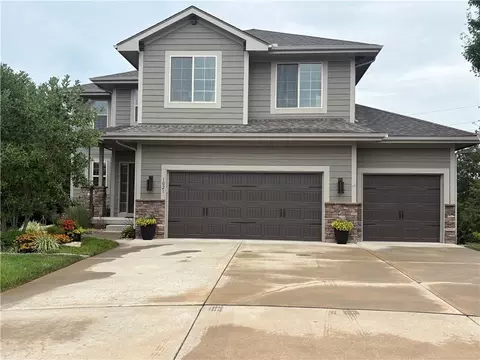 1021 SE Scarlet Ct, Blue Springs, MO 64014