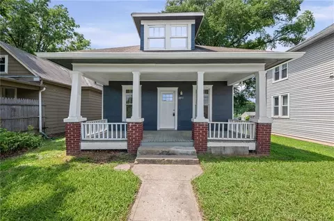 1107 N 13th St, Leavenworth, KS 66048