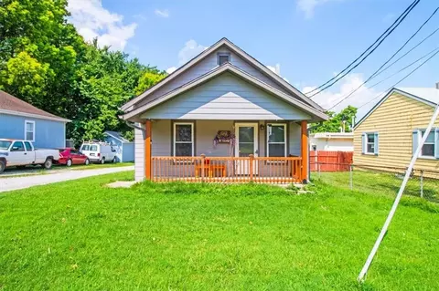 Exterior - 207 W 23rd St, Independence, MO 64055 photo 6 of 7
