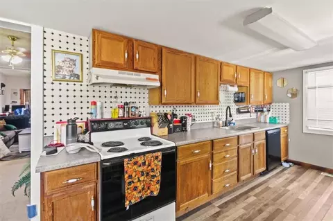 Kitchen - 207 W 23rd St, Independence, MO 64055 photo 5 of 5
