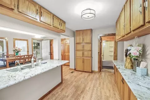 Entry Way - 207 W 23rd St, Independence, MO 64055 photo 2 of 7