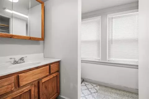 Bath - 207 W 23rd St, Independence, MO 64055 photo 2 of 3