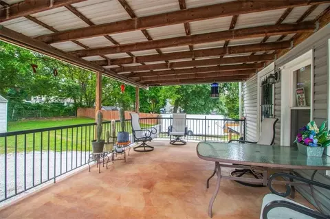 Exterior - 207 W 23rd St, Independence, MO 64055 photo 3 of 7
