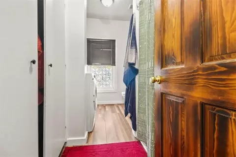 Entry Way - 207 W 23rd St, Independence, MO 64055 photo 4 of 7