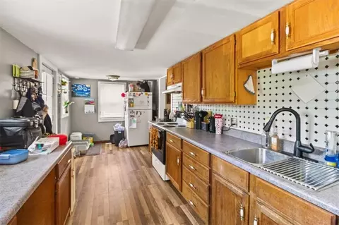 Kitchen - 207 W 23rd St, Independence, MO 64055 photo 4 of 5