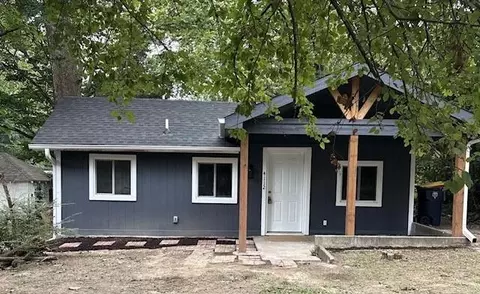 4112 N Mersington Ave, Kansas City, MO 64117