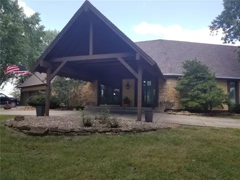 11460 W 155th Ter, Overland Park, KS 66221