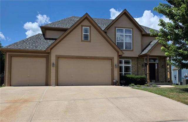 10760 N Laurel Ave, Kansas City, MO 64157