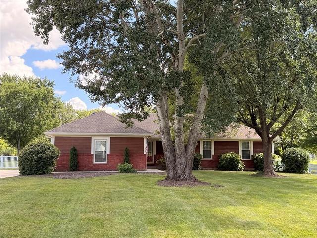 5625 W 201 St, Stilwell, KS 66085