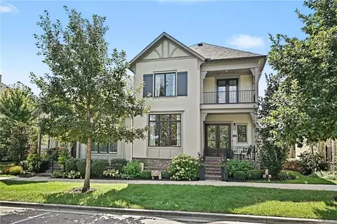 5207 Meadowbrook Pkwy, Prairie Village, KS 66207