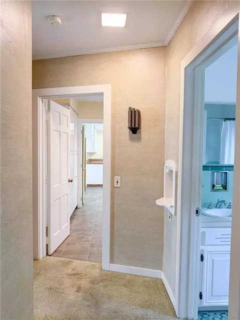Entry Way - 401 E Broadway St, Iola, KS 66749 photo 6 of 8