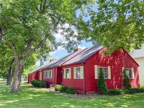 Exterior - 401 E Broadway St, Iola, KS 66749 photo 8 of 8