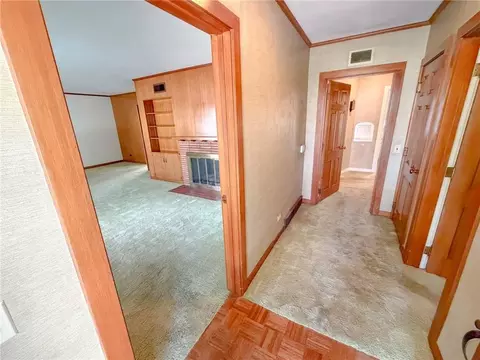 Entry Way - 401 E Broadway St, Iola, KS 66749 photo 3 of 8