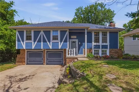 7617 N Stoddard Ave, Kansas City, MO 64152