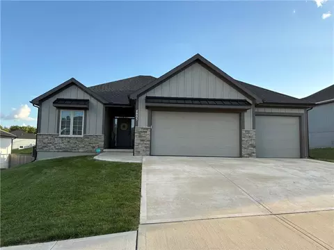 4805 NE 88th St, Kansas City, MO 64156