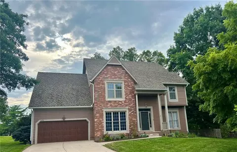 5404 Meadow Lk, Parkville, MO 64152