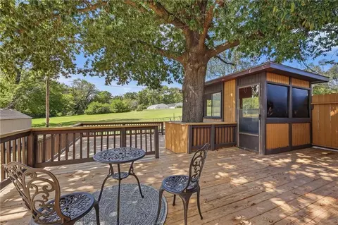 6728 Manchester Ave, Kansas City, MO 64133