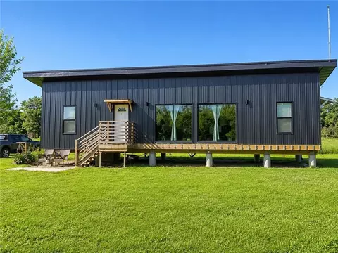 977 N 972nd St, Lawrence, KS 66047