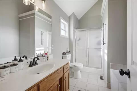 Bath - 14711 NE State Route E Hwy, Adrian, MO 64720 photo 2 of 3