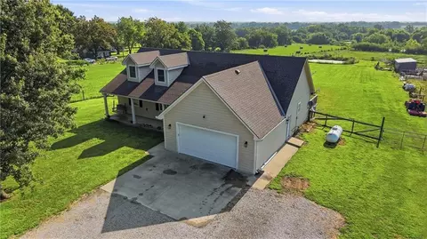 Exterior - 14711 NE State Route E Hwy, Adrian, MO 64720 photo 10 of 11