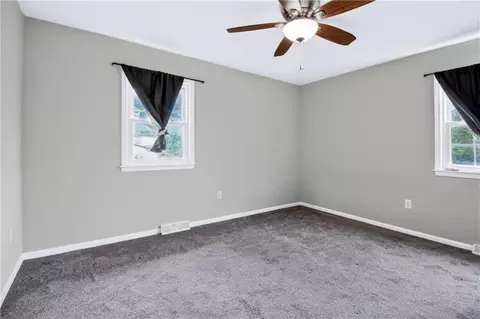 Bedroom - 15 Circle Dr, Warrensburg, MO 64093 photo 4 of 7