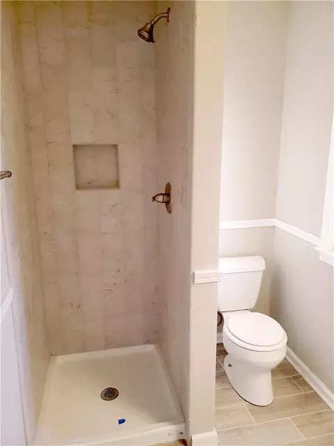 Bath - 15 Circle Dr, Warrensburg, MO 64093 photo 1 of 6