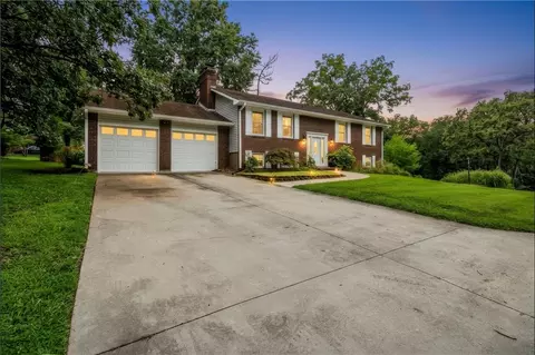 Exterior - 15 Circle Dr, Warrensburg, MO 64093 photo 2 of 7