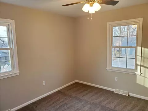 Bedroom - 15 Circle Dr, Warrensburg, MO 64093 photo 2 of 3