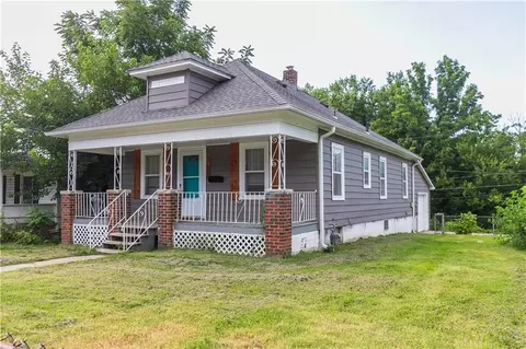 11324 E 14th St, Independence, MO 64052 photo 2