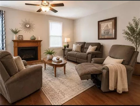 216 Moss Ave, Liberty, MO 64068