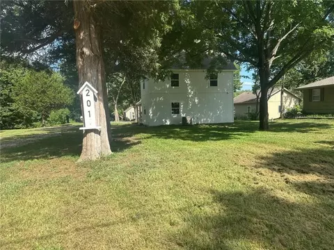 Exterior - 201 E 5th St, Edgerton, KS 66021 photo 3 of 3