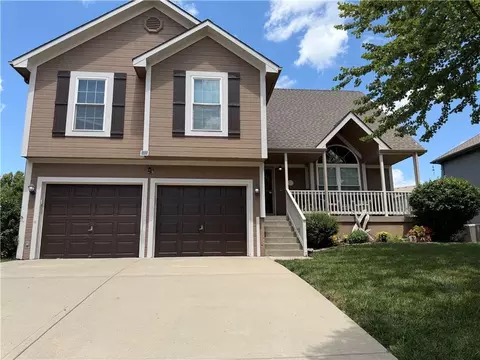 8000 NE 112th St, Kansas City, MO 64157