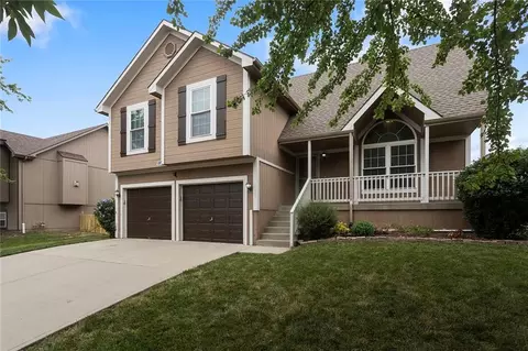 8000 NE 112th St, Kansas City, MO 64157