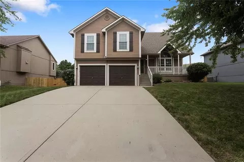 8000 NE 112th St, Kansas City, MO 64157