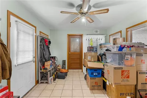 Entry Way - 11219 Evans St, Sugar Creek, MO 64054 photo 1 of 2