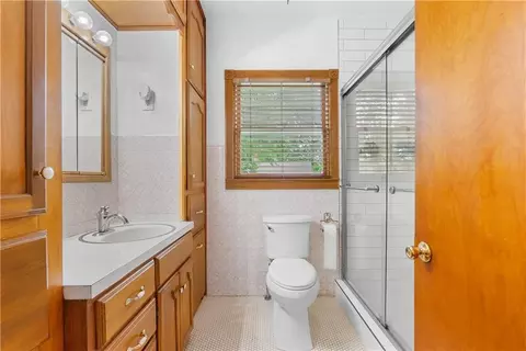 Bath - 11219 Evans St, Sugar Creek, MO 64054 photo 1 of 2