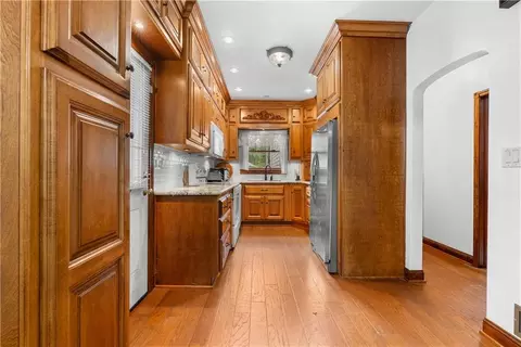 Entry Way - 11219 Evans St, Sugar Creek, MO 64054 photo 2 of 2