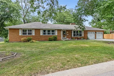 602 Pierson St, Excelsior Springs, MO 64024