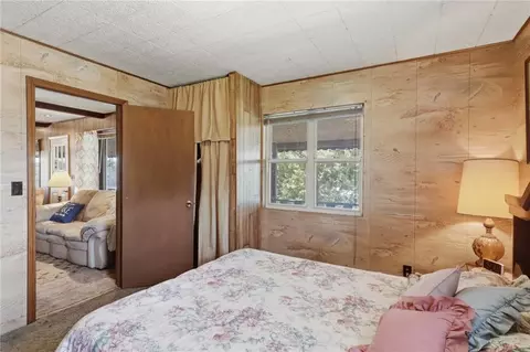 Bedroom - 30643 Rosey Ln, Edwards, MO 65326 photo 2 of 5