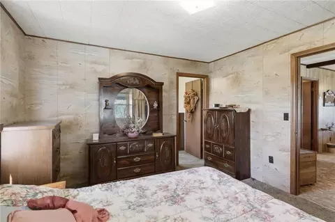 Bedroom - 30643 Rosey Ln, Edwards, MO 65326 photo 3 of 5