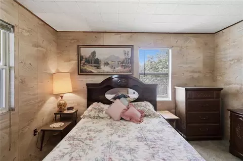 Bedroom - 30643 Rosey Ln, Edwards, MO 65326 photo 1 of 5
