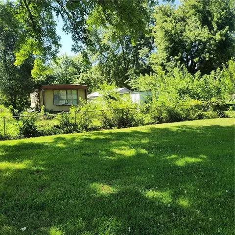 200 W 5th St, Henrietta, MO 64036 photo 4