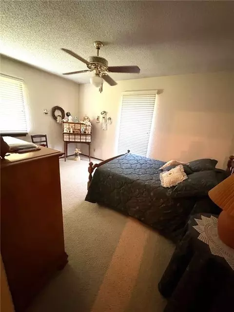 Bedroom - 3100 Regency Dr, Independence, KS 67301 photo 2 of 4
