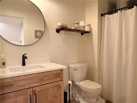 Bath - 1102 E 1033 Rd, Lawrence, KS 66047 photo 5 of 6