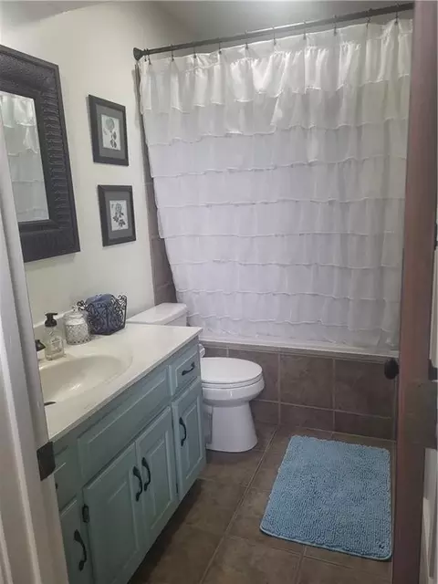 Bath - 822 SW Lighthouse Pt, Lees Summit, MO 64082 photo 6 of 8