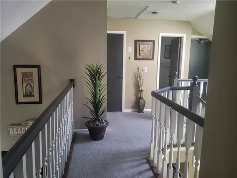 Entry Way - 822 SW Lighthouse Pt, Lees Summit, MO 64082 photo 5 of 6